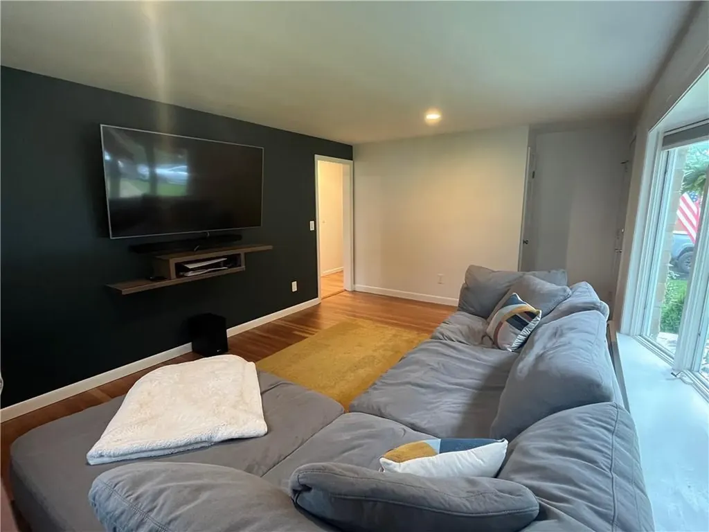 242 Parkside Drive Warwick RI 02888