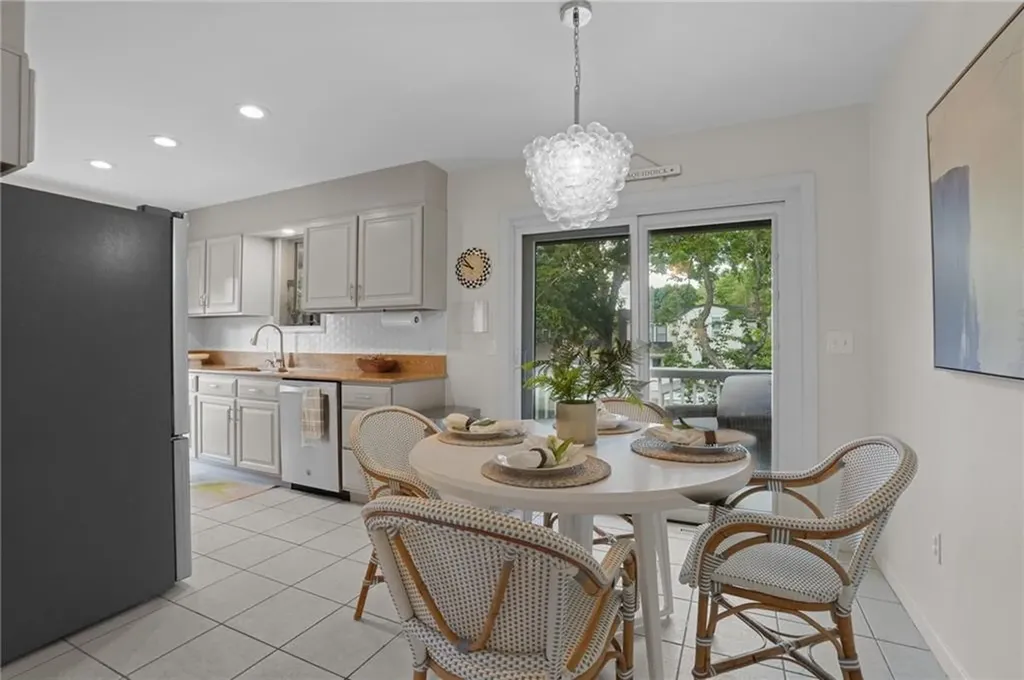 49 Riverside Drive Barrington RI 02806