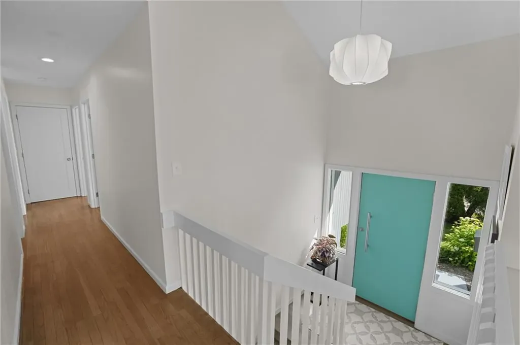 49 Riverside Drive Barrington RI 02806