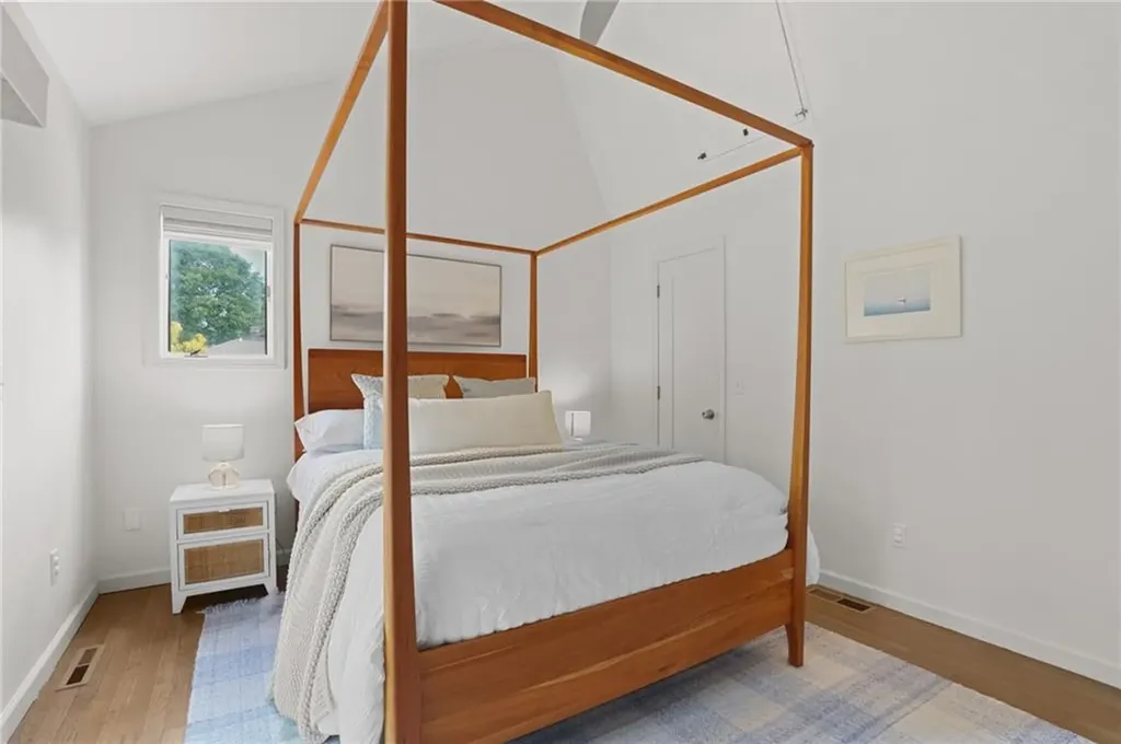 49 Riverside Drive Barrington RI 02806