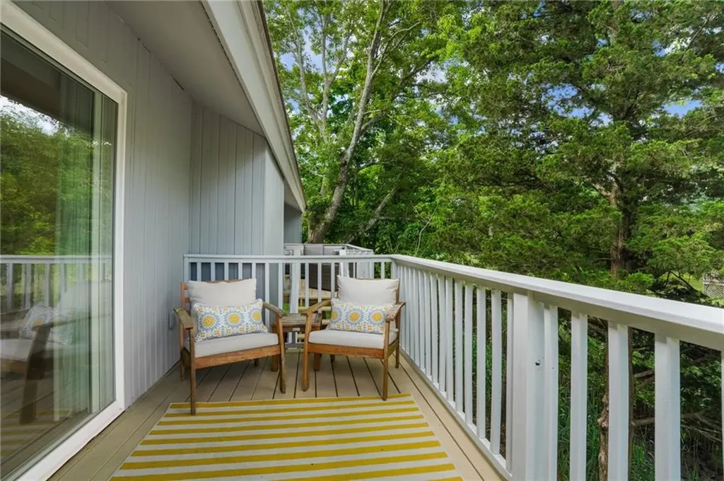 49 Riverside Drive Barrington RI 02806