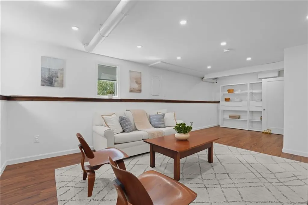 49 Riverside Drive Barrington RI 02806