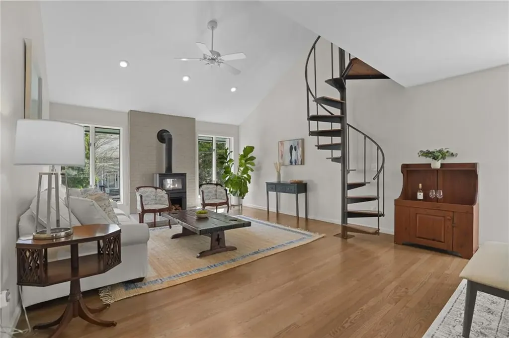 49 Riverside Drive Barrington RI 02806