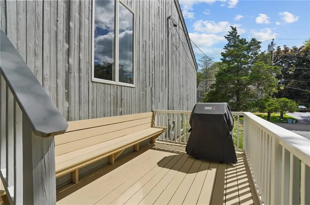 49 Riverside Drive Barrington RI 02806