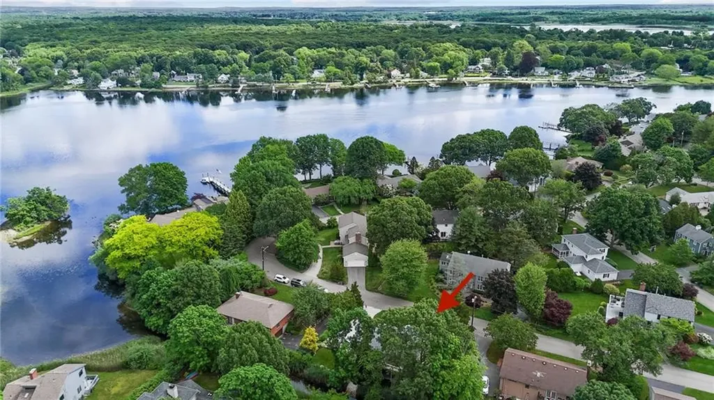 49 Riverside Drive Barrington RI 02806