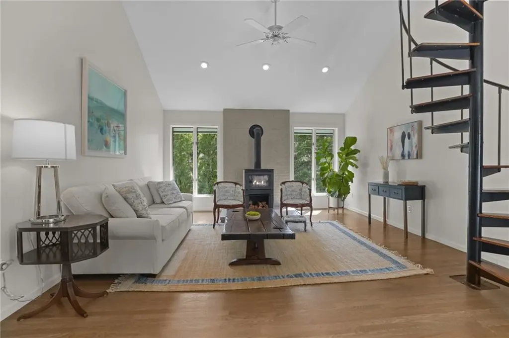 49 Riverside Drive Barrington RI 02806