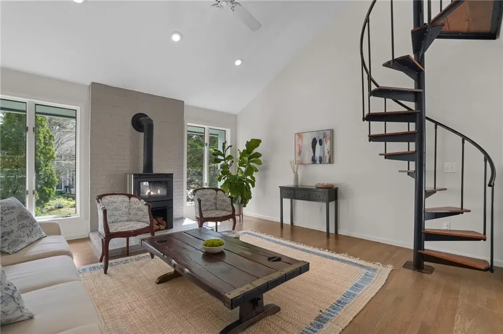 49 Riverside Drive Barrington RI 02806