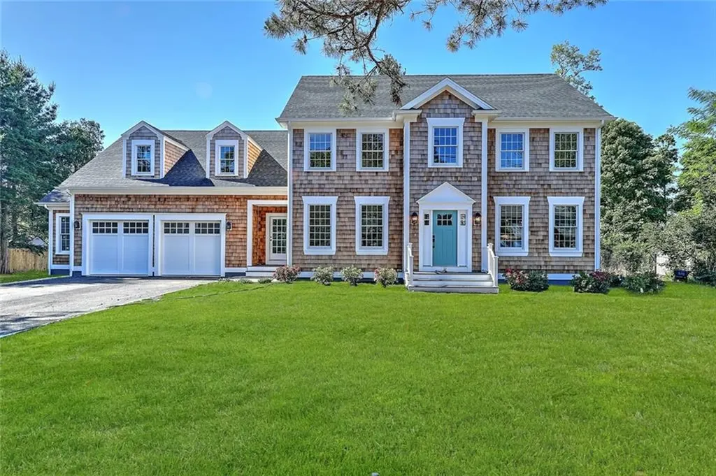 11 Governor Bradford Drive Barrington RI 02806