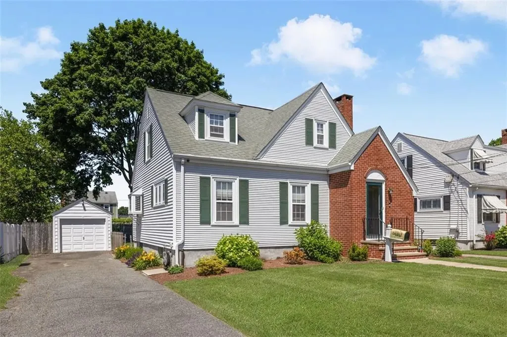 165 Woodhaven Road Pawtucket RI 02861