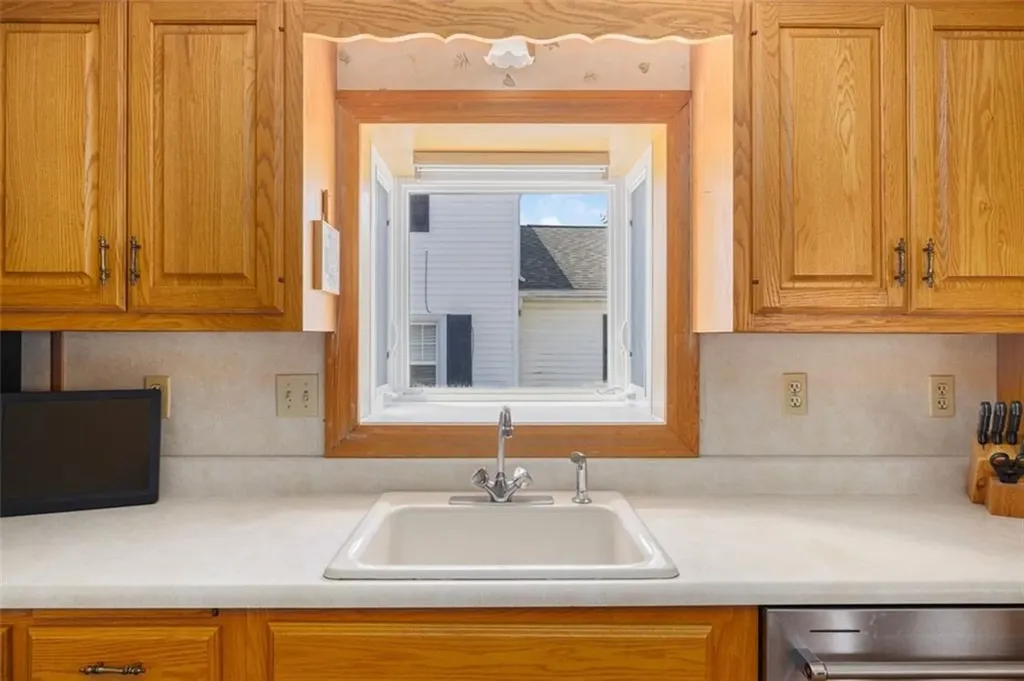 165 Woodhaven Road Pawtucket RI 02861