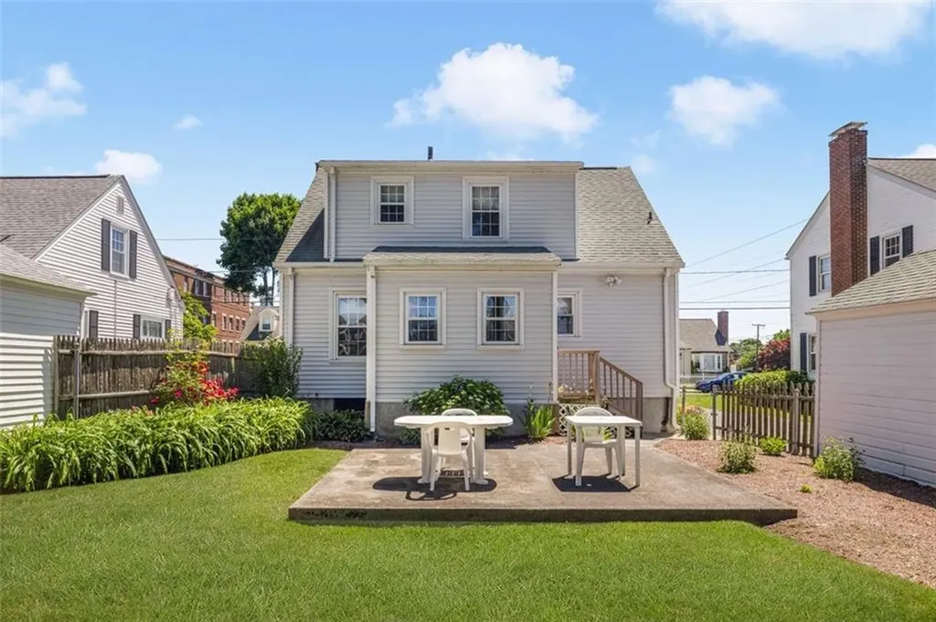 165 Woodhaven Road Pawtucket RI 02861
