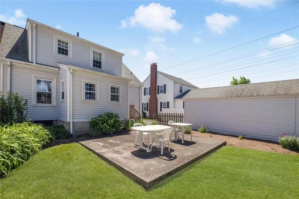 165 Woodhaven Road Pawtucket RI 02861