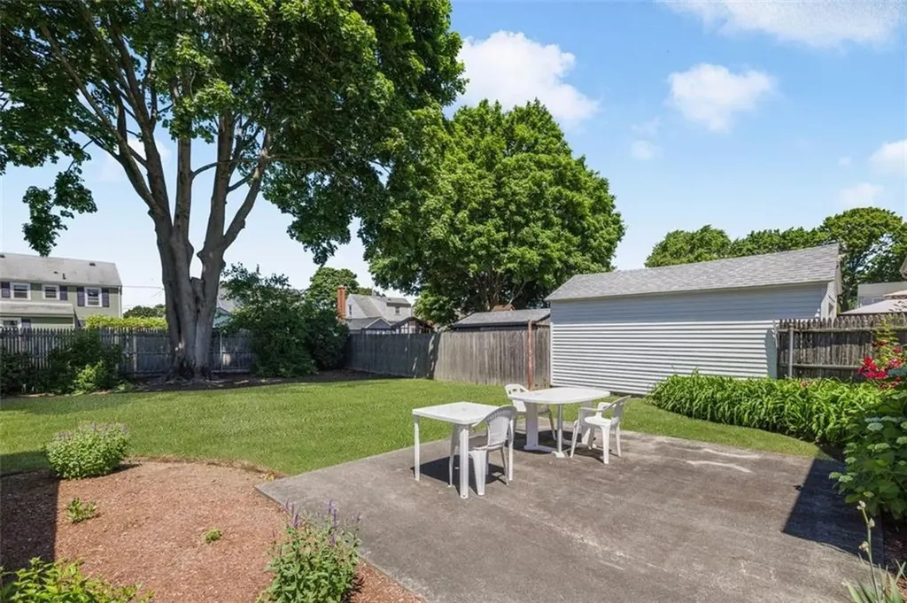 165 Woodhaven Road Pawtucket RI 02861
