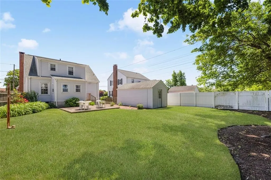 165 Woodhaven Road Pawtucket RI 02861