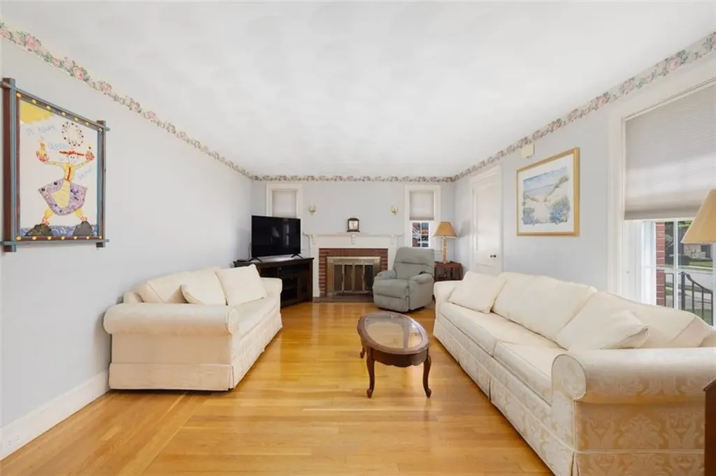 165 Woodhaven Road Pawtucket RI 02861