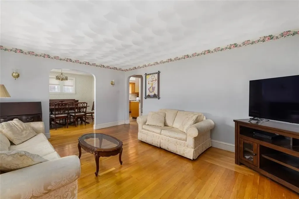 165 Woodhaven Road Pawtucket RI 02861
