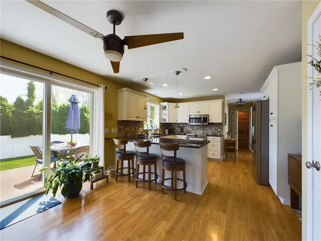 46 Pleasant Avenue Narragansett RI 02882
