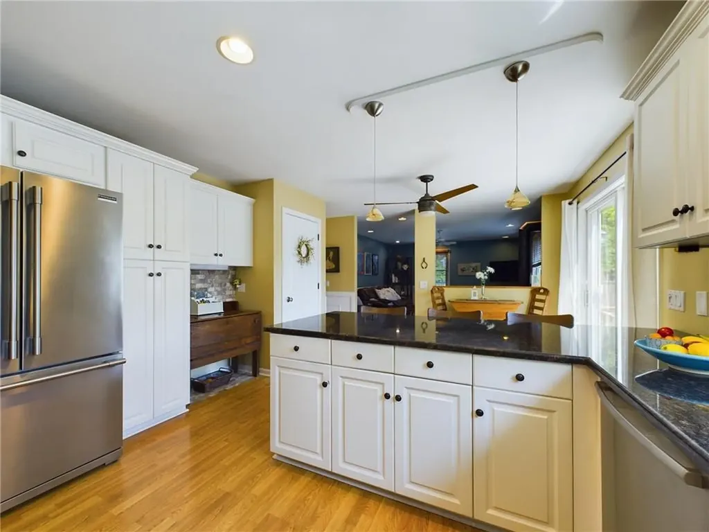 46 Pleasant Avenue Narragansett RI 02882