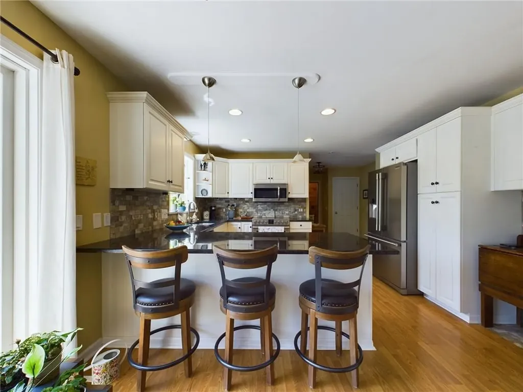 46 Pleasant Avenue Narragansett RI 02882