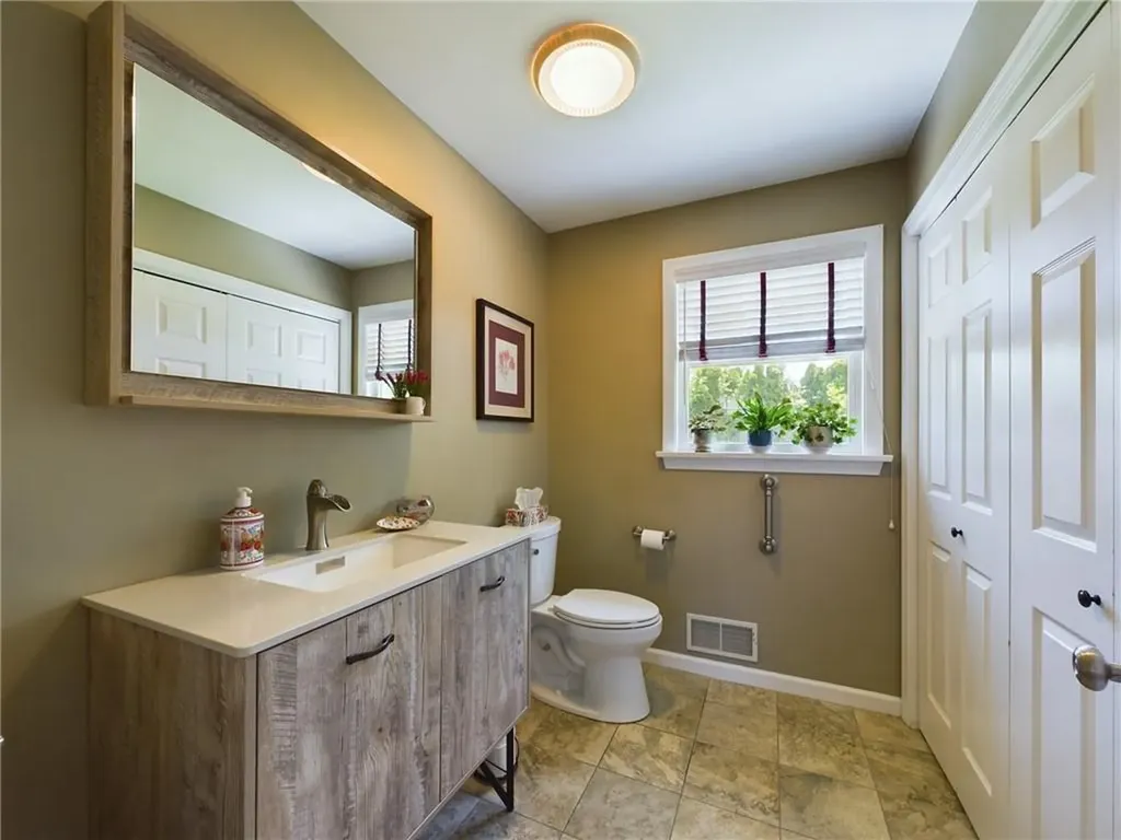 46 Pleasant Avenue Narragansett RI 02882