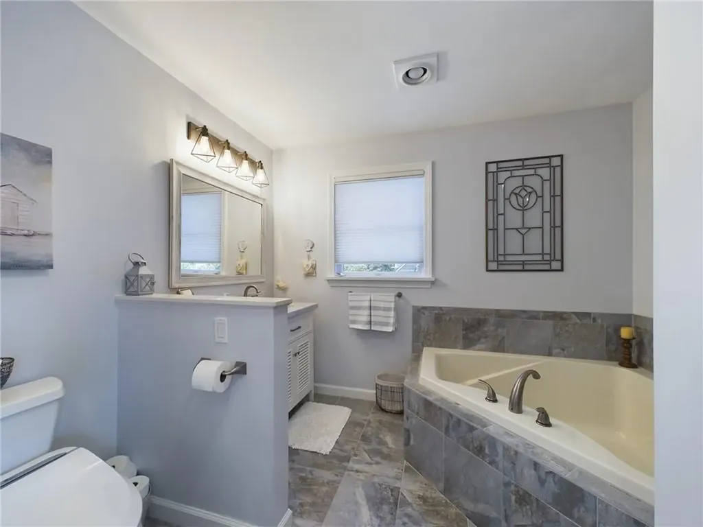 46 Pleasant Avenue Narragansett RI 02882