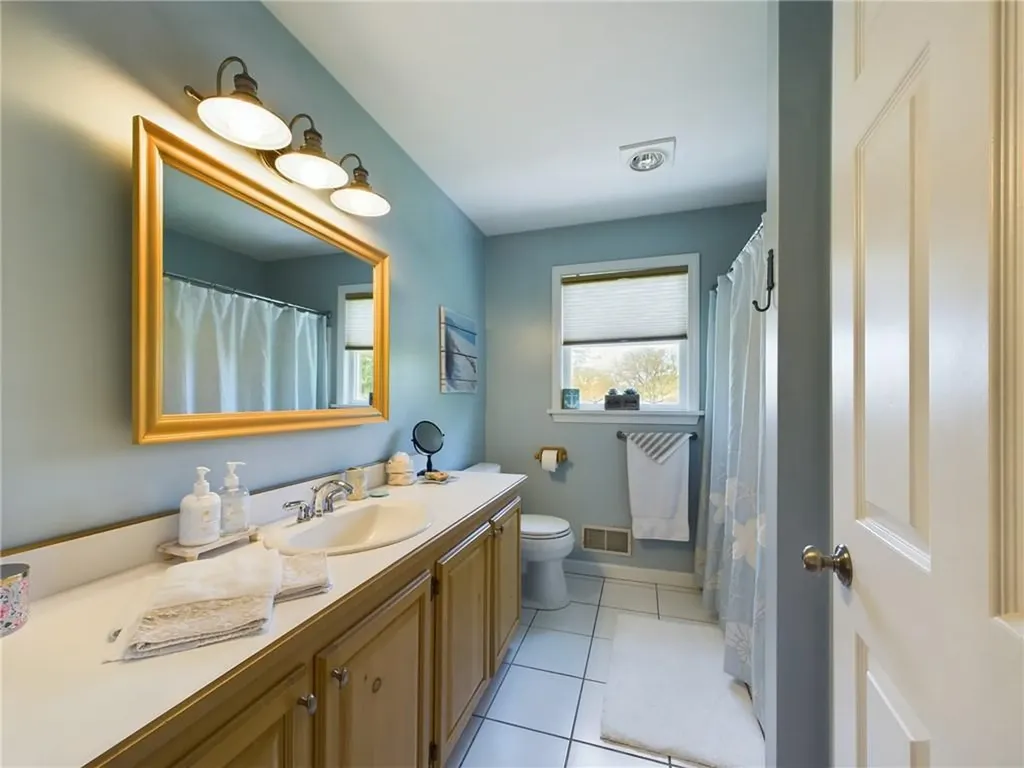 46 Pleasant Avenue Narragansett RI 02882