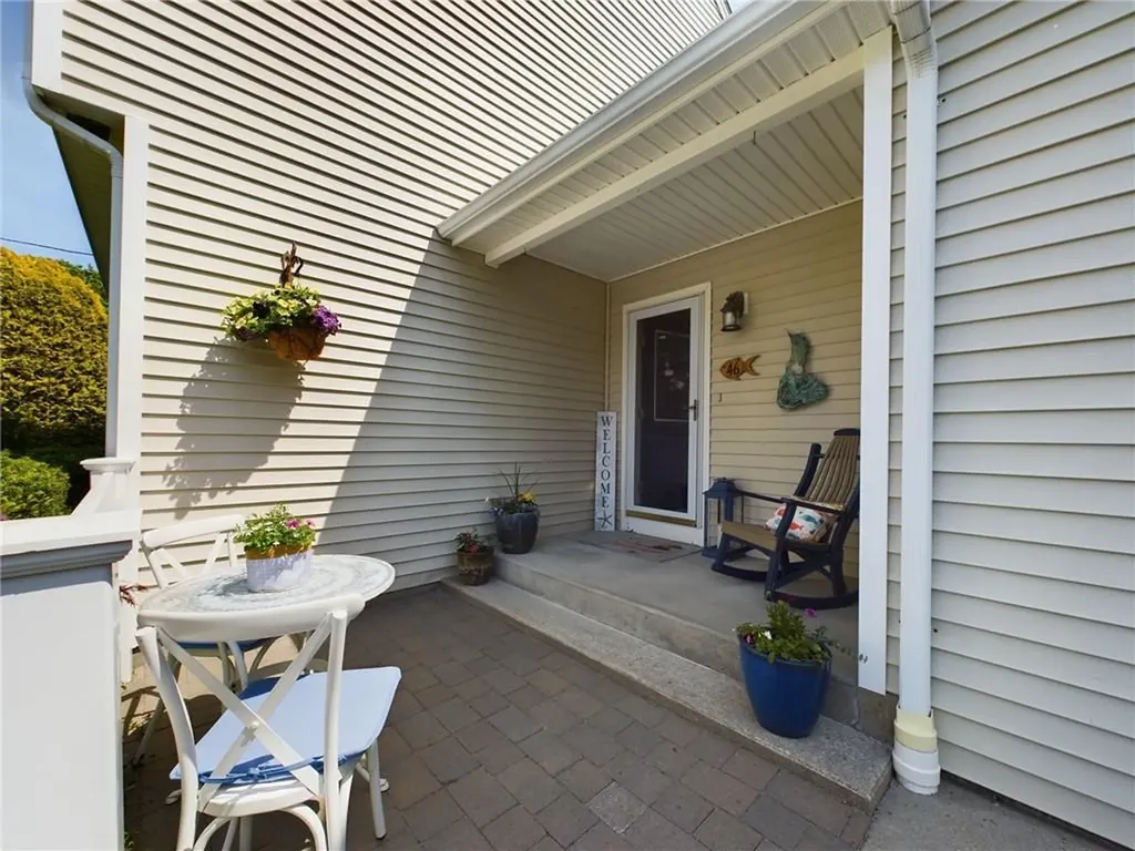 46 Pleasant Avenue Narragansett RI 02882