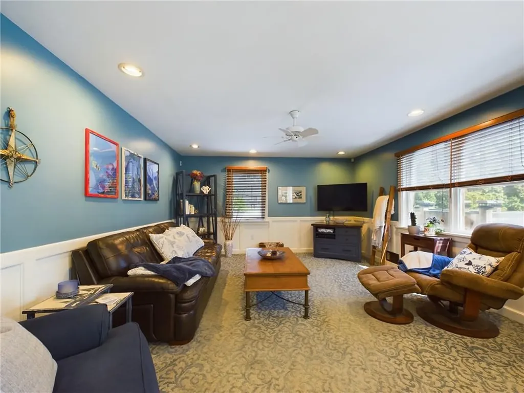 46 Pleasant Avenue Narragansett RI 02882