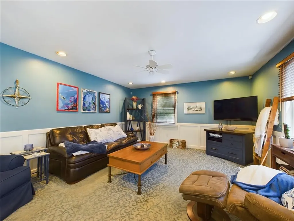 46 Pleasant Avenue Narragansett RI 02882