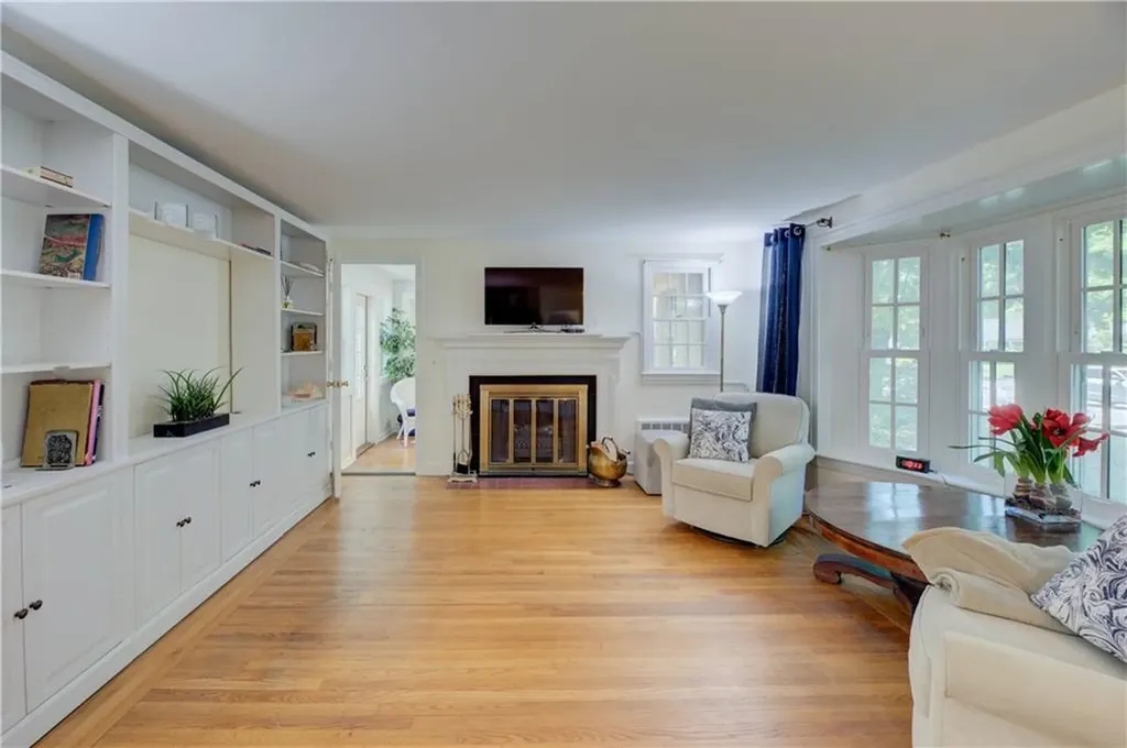 17 Stanhope Drive Barrington RI 02806