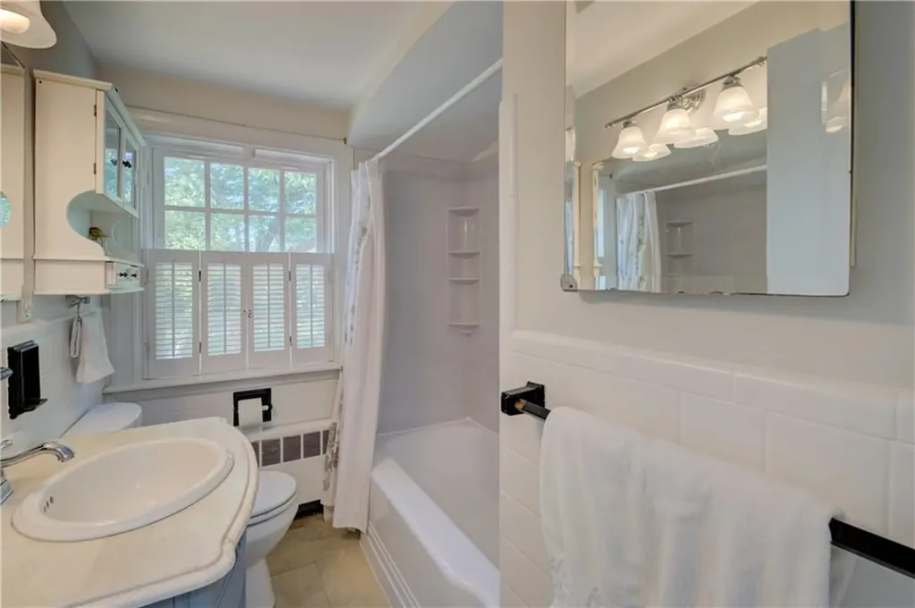 17 Stanhope Drive Barrington RI 02806