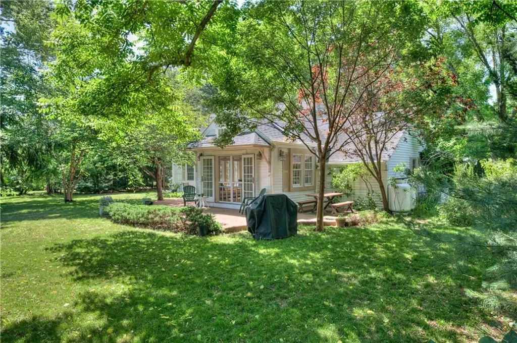 17 Stanhope Drive Barrington RI 02806