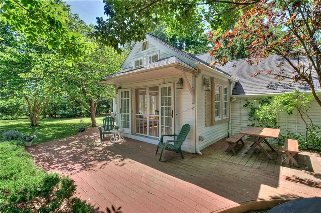 17 Stanhope Drive Barrington RI 02806