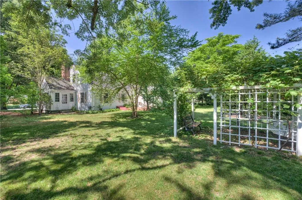 17 Stanhope Drive Barrington RI 02806