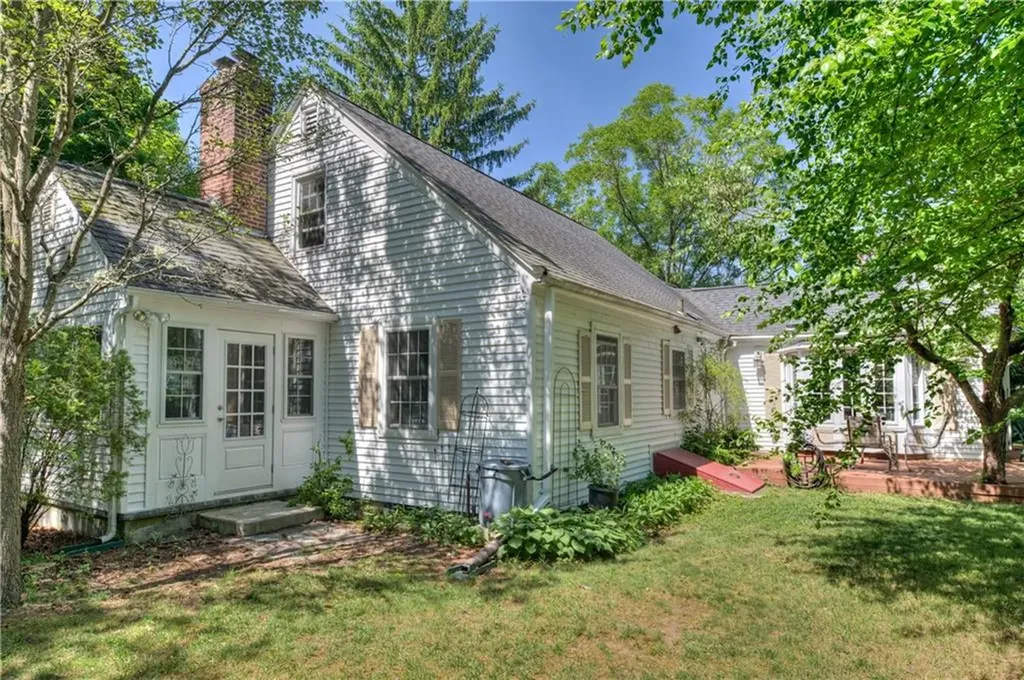 17 Stanhope Drive Barrington RI 02806