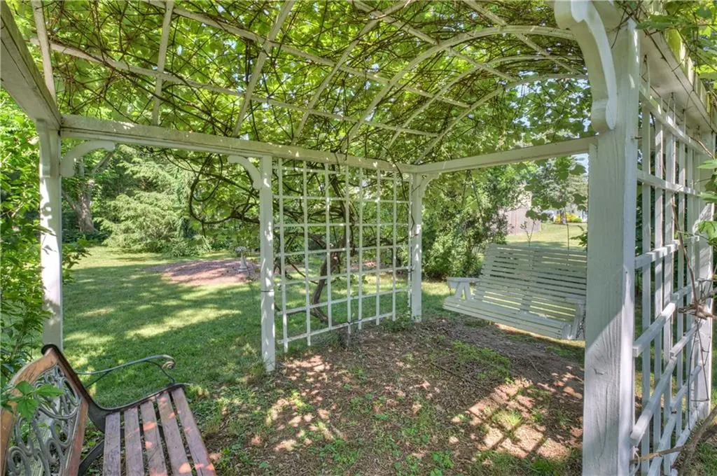 17 Stanhope Drive Barrington RI 02806