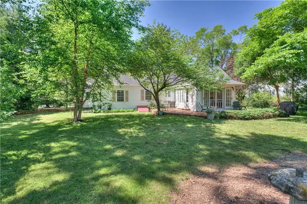 17 Stanhope Drive Barrington RI 02806