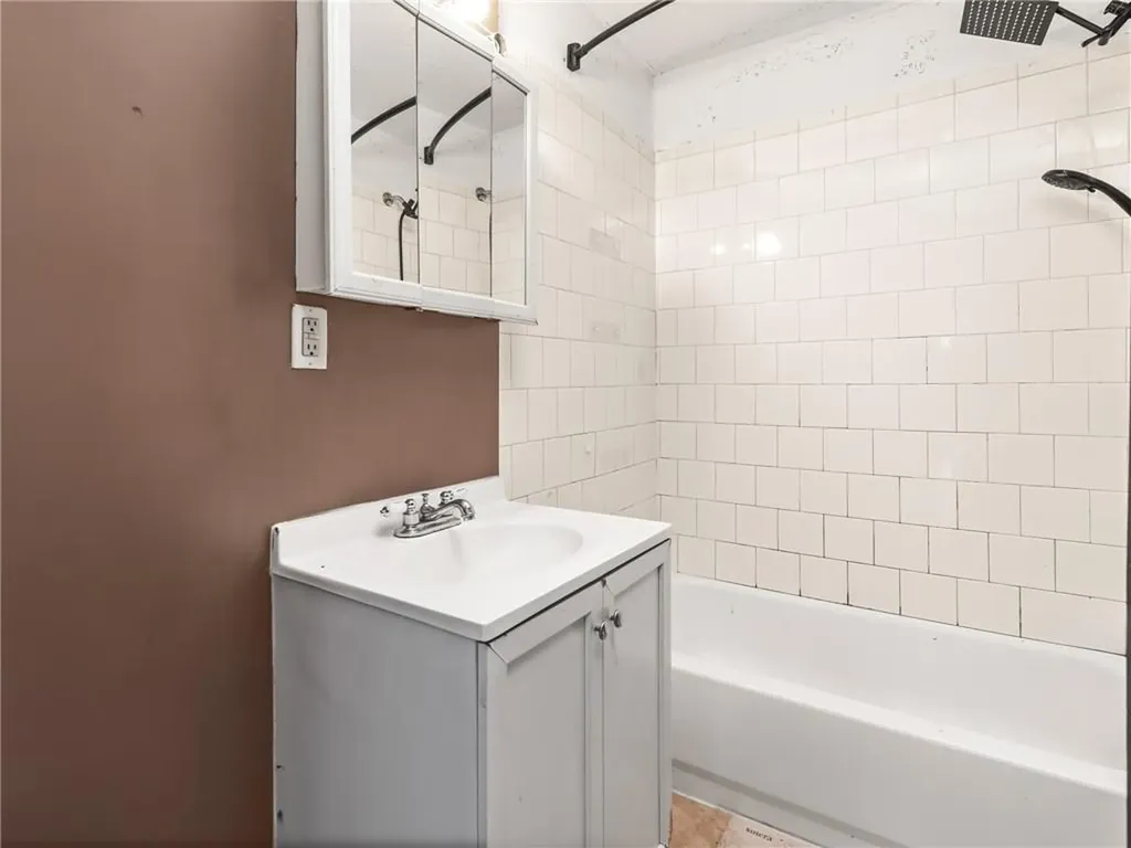 60 Lisbon Street Providence RI 02908