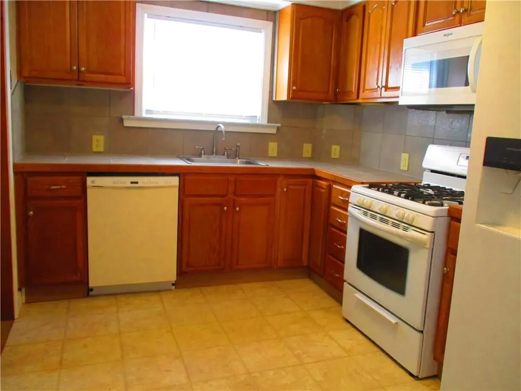 91 Milton Road Warwick RI 02888