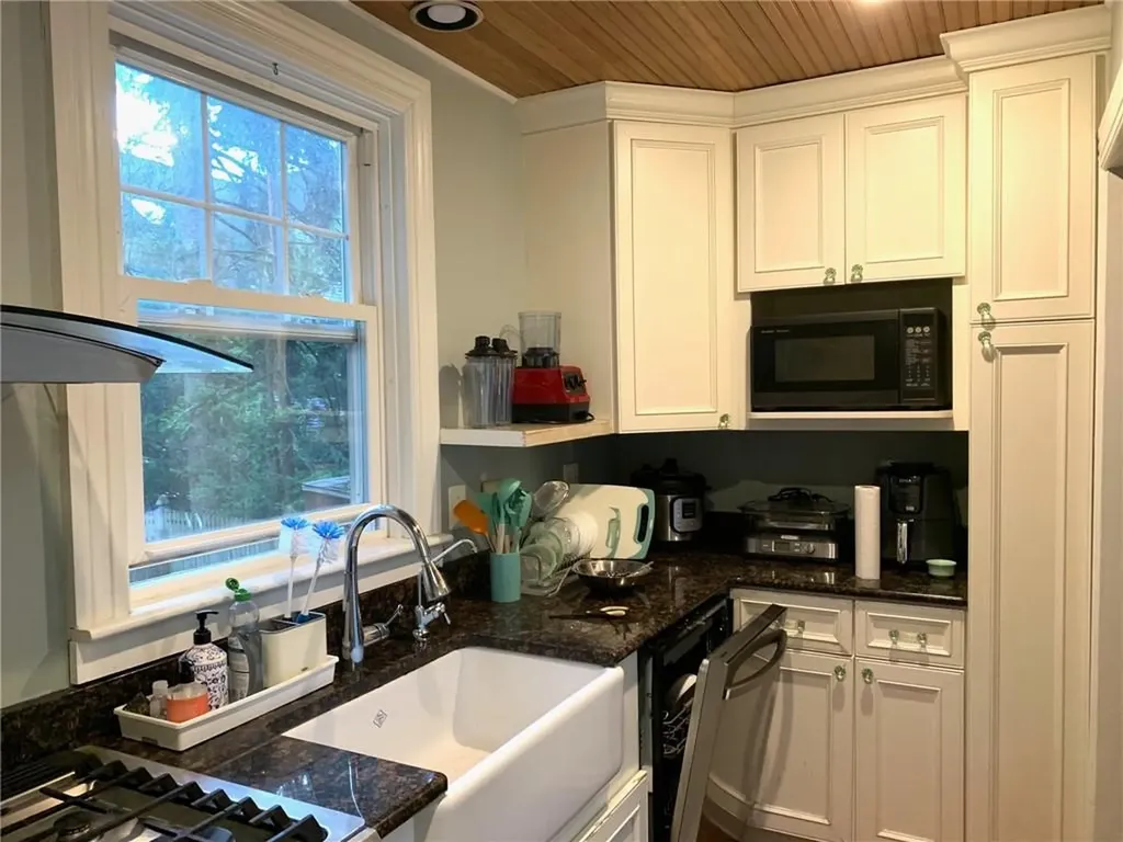 105 Arlington Avenue Providence RI 02906