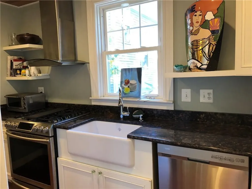 105 Arlington Avenue Providence RI 02906