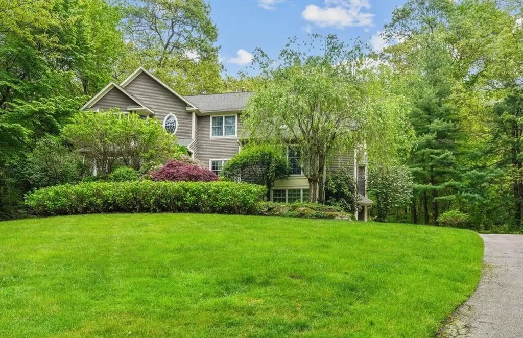 157 Joseph Court Warwick RI 02886
