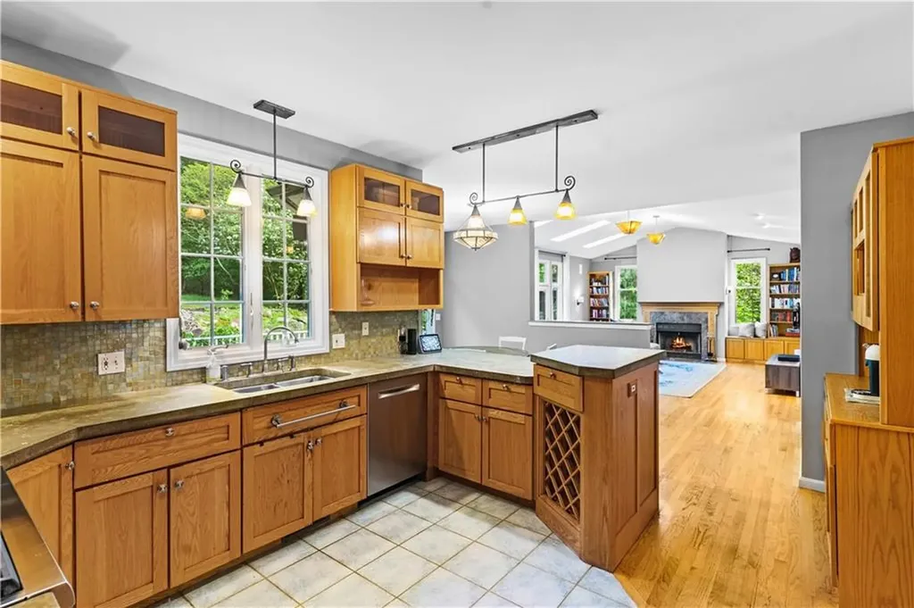 157 Joseph Court Warwick RI 02886
