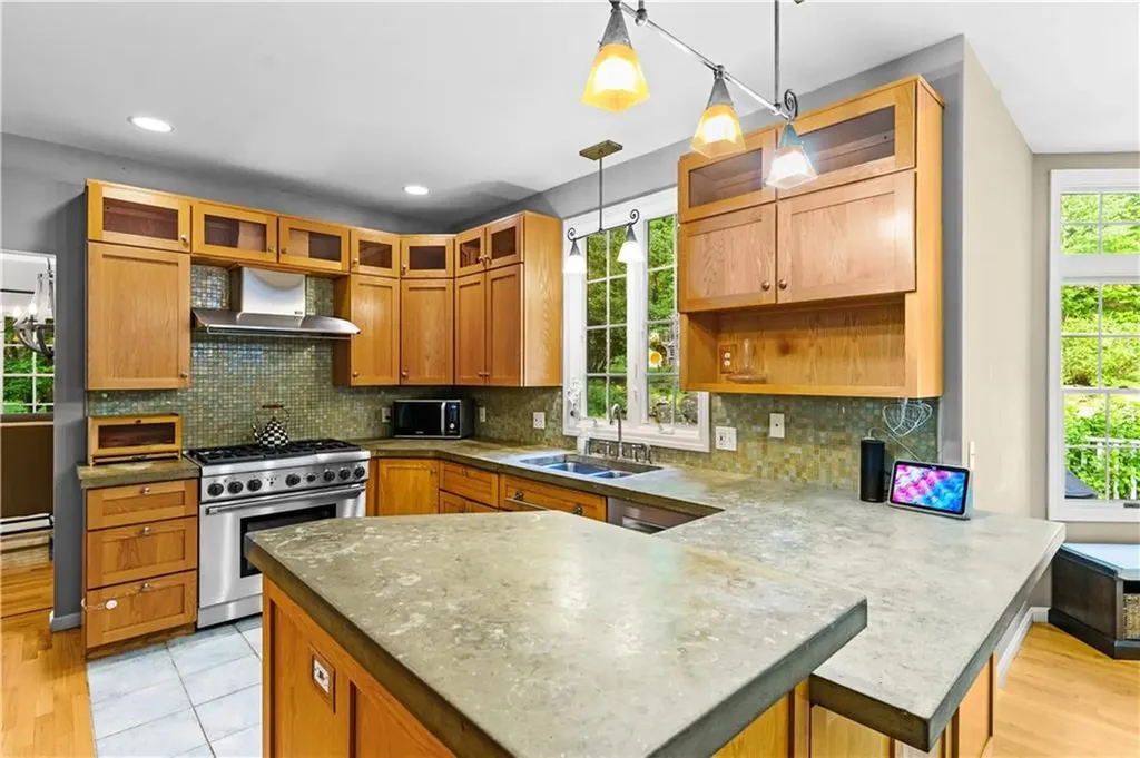 157 Joseph Court Warwick RI 02886