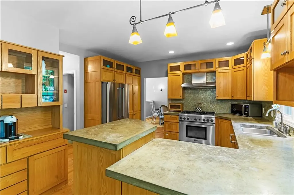 157 Joseph Court Warwick RI 02886