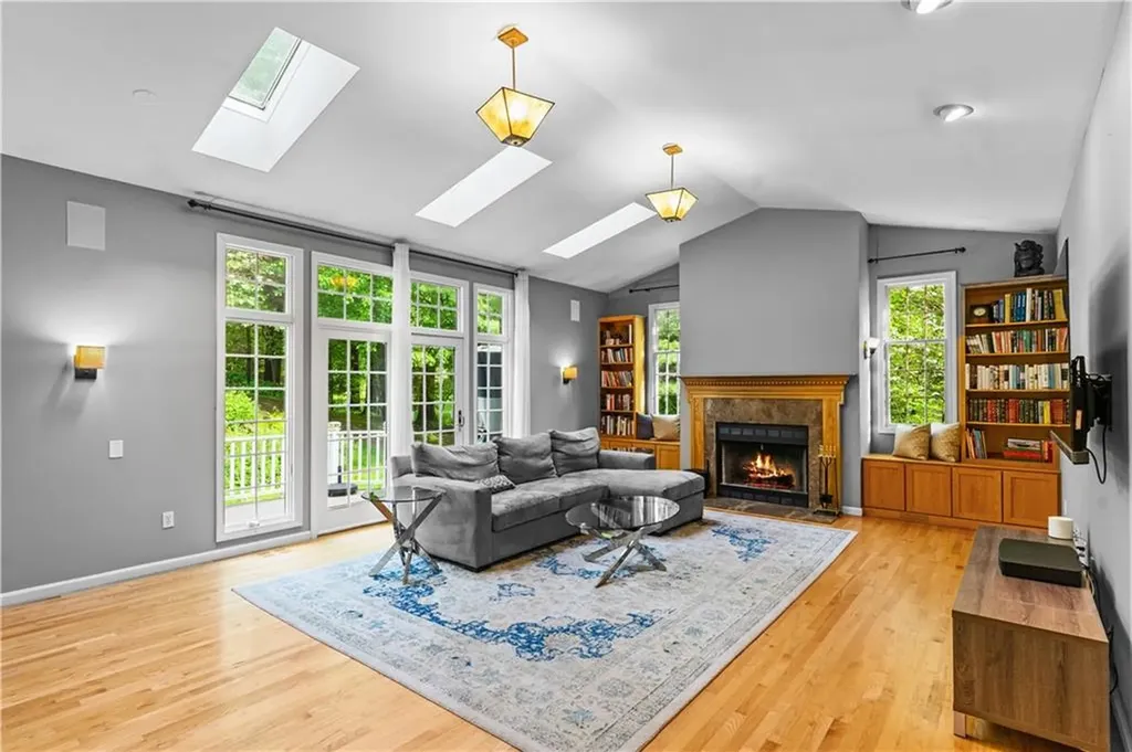 157 Joseph Court Warwick RI 02886