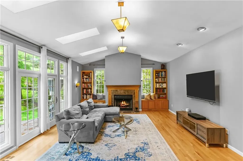 157 Joseph Court Warwick RI 02886