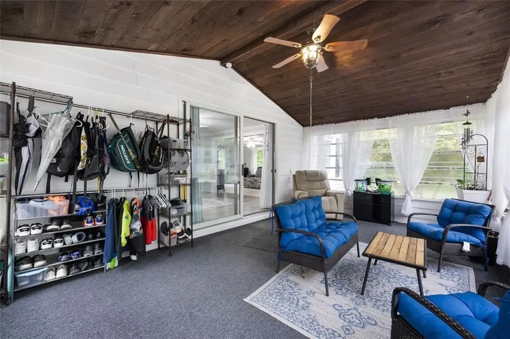 268 Log Road Smithfield RI 02917