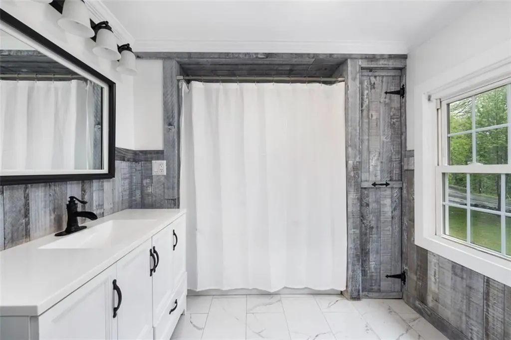 268 Log Road Smithfield RI 02917