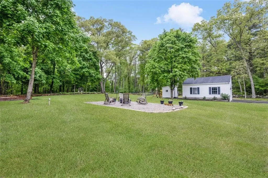268 Log Road Smithfield RI 02917
